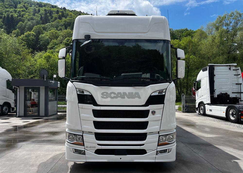 Scania R410 // 2018 Rok 6x2 // Retarder // Automat // Led // Navi // 77 // - Тентована вантажівка: фото 2 Scania R410 // 2018 Rok 6x2 // Retarder // Automat // Led // Navi // 77 // - Тентована вантажівка: фото 2