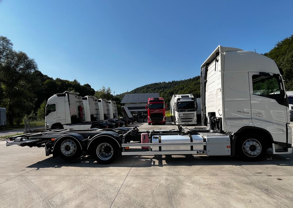Volvo FH500 BDF 6x2 // Dolny zaczep // Euro 6 motor ! // New Face // XXL Cab // - Вантажівка шасі: фото 4 Volvo FH500 BDF 6x2 // Dolny zaczep // Euro 6 motor ! // New Face // XXL Cab // - Вантажівка шасі: фото 4