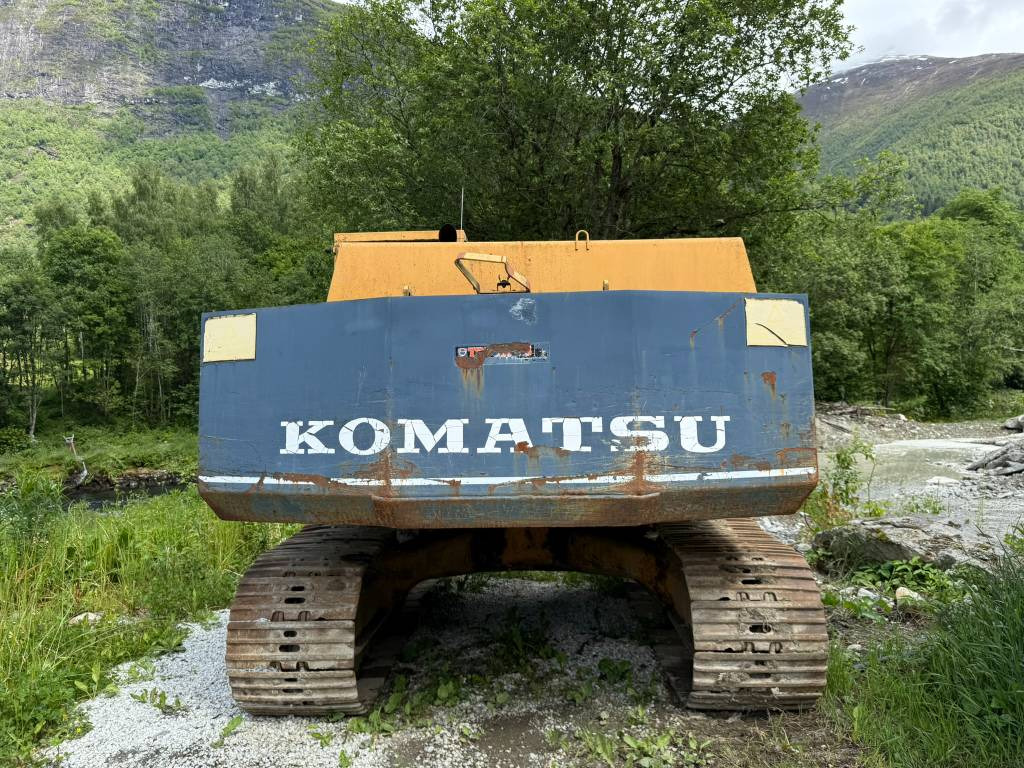 Komatsu PC 200-3 - Гусеничний екскаватор: фото 3 Komatsu PC 200-3 - Гусеничний екскаватор: фото 3