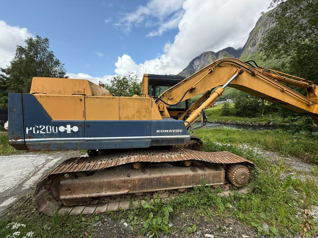 Komatsu PC 200-3 - Гусеничний екскаватор: фото 5 Komatsu PC 200-3 - Гусеничний екскаватор: фото 5