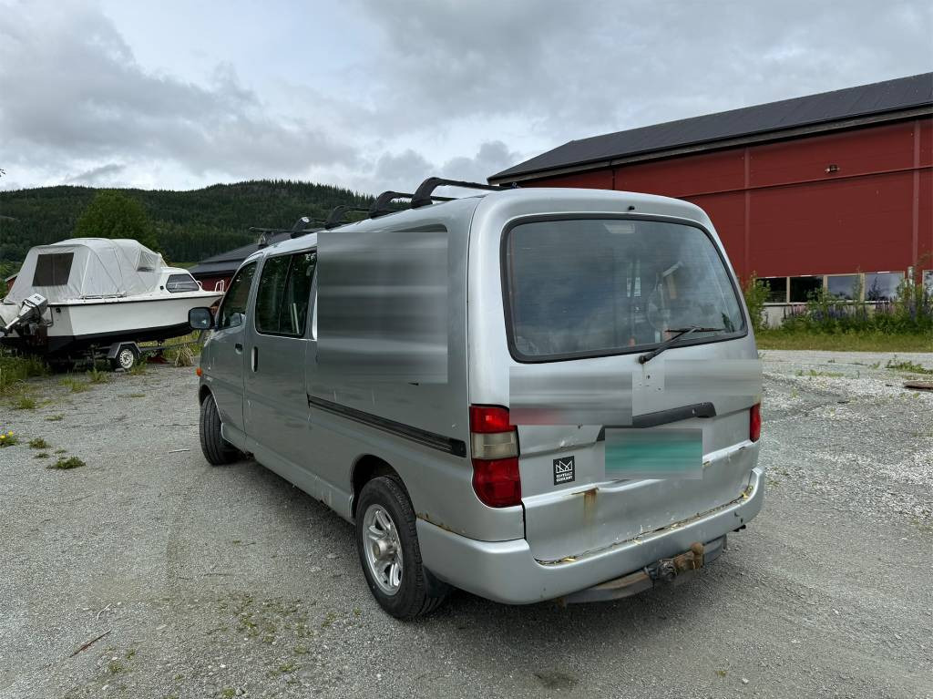 Toyota Hiace 4x4 - Суцільнометалевий фургон: фото 3 Toyota Hiace 4x4 - Суцільнометалевий фургон: фото 3