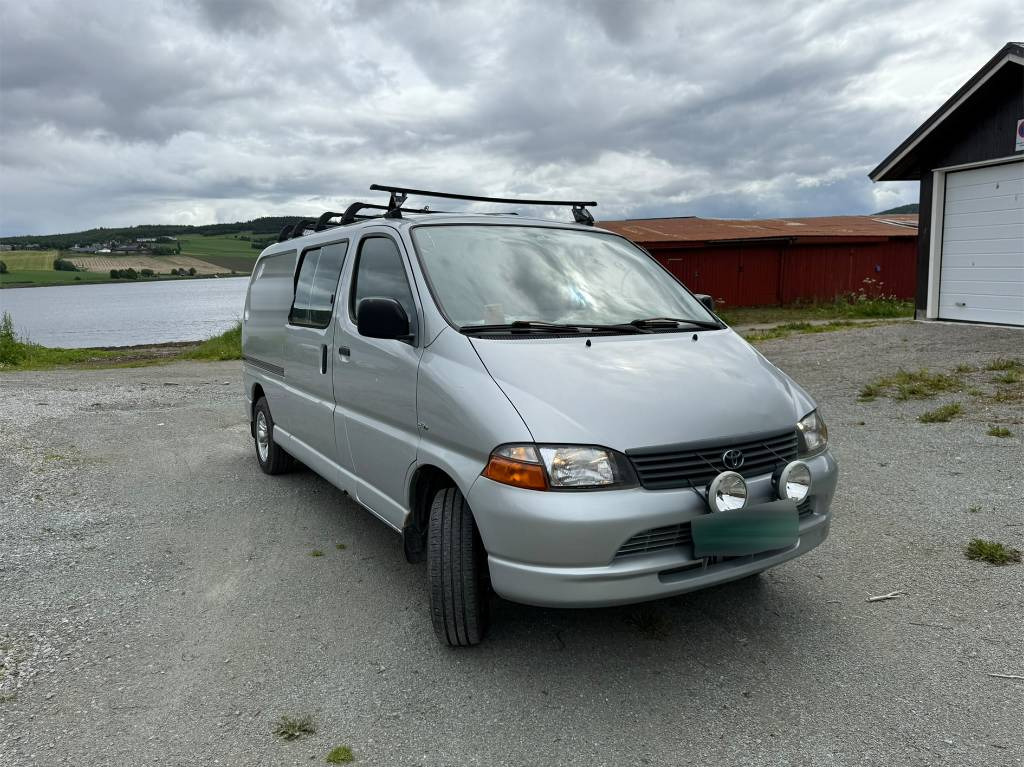 Toyota Hiace 4x4 - Суцільнометалевий фургон: фото 5 Toyota Hiace 4x4 - Суцільнометалевий фургон: фото 5