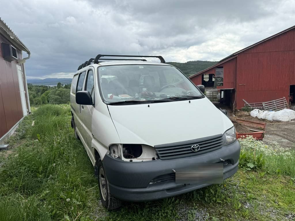 Toyota Hiace 4x4 - Суцільнометалевий фургон: фото 2 Toyota Hiace 4x4 - Суцільнометалевий фургон: фото 2