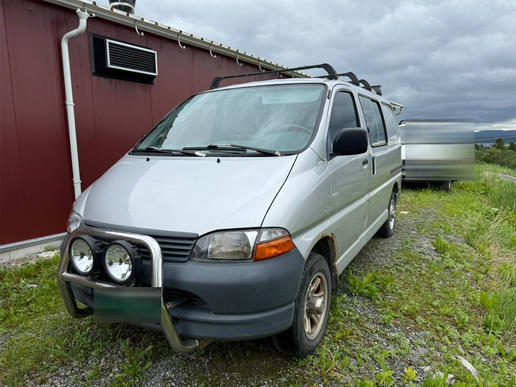 Toyota Hiace 4x4 - Суцільнометалевий фургон: фото 4 Toyota Hiace 4x4 - Суцільнометалевий фургон: фото 4