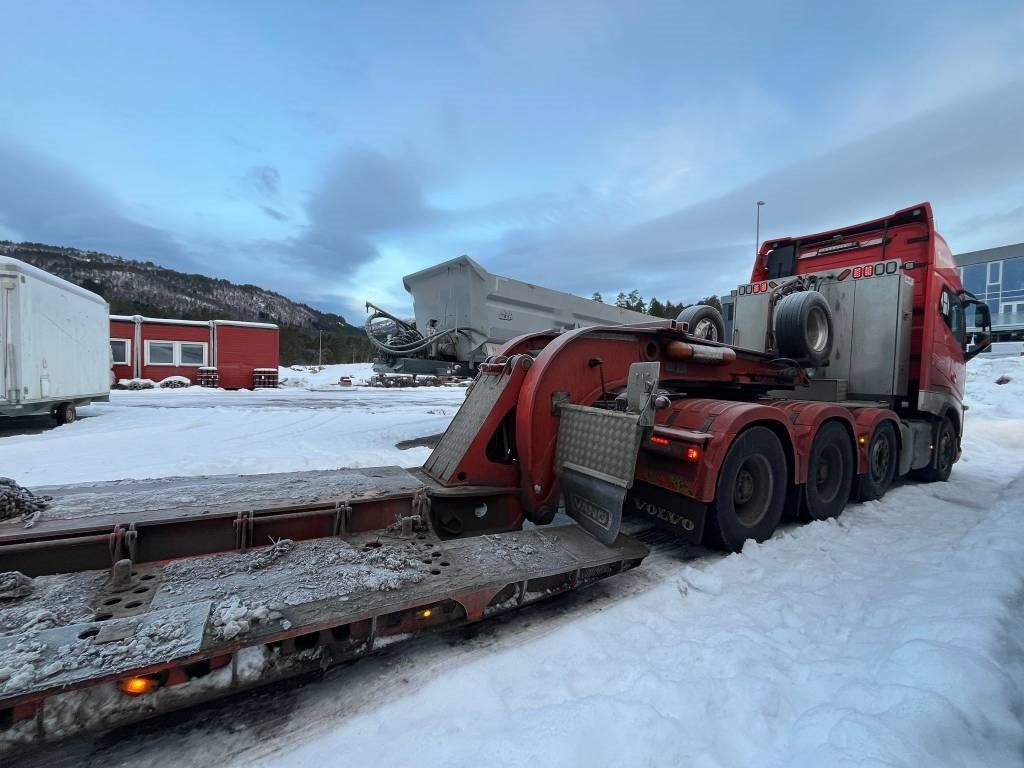 Vang ATHLS 3+1 Volvo FH16 750 Heavy Haul 8x2 - Низькорамна платформа напівпричіп: фото 2 Vang ATHLS 3+1 Volvo FH16 750 Heavy Haul 8x2 - Низькорамна платформа напівпричіп: фото 2