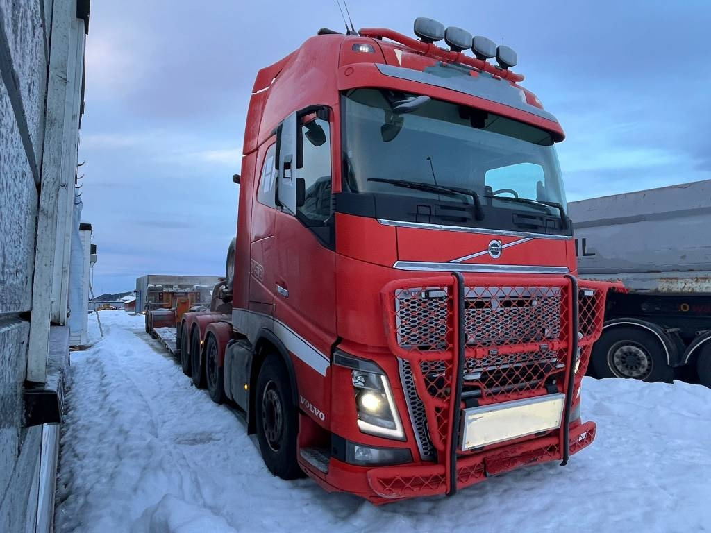 Vang ATHLS 3+1 Volvo FH16 750 Heavy Haul 8x2 - Низькорамна платформа напівпричіп: фото 1 Vang ATHLS 3+1 Volvo FH16 750 Heavy Haul 8x2 - Низькорамна платформа напівпричіп: фото 1