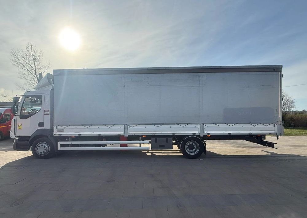 Renault D12 - Тентована вантажівка: фото 5 Renault D12 - Тентована вантажівка: фото 5