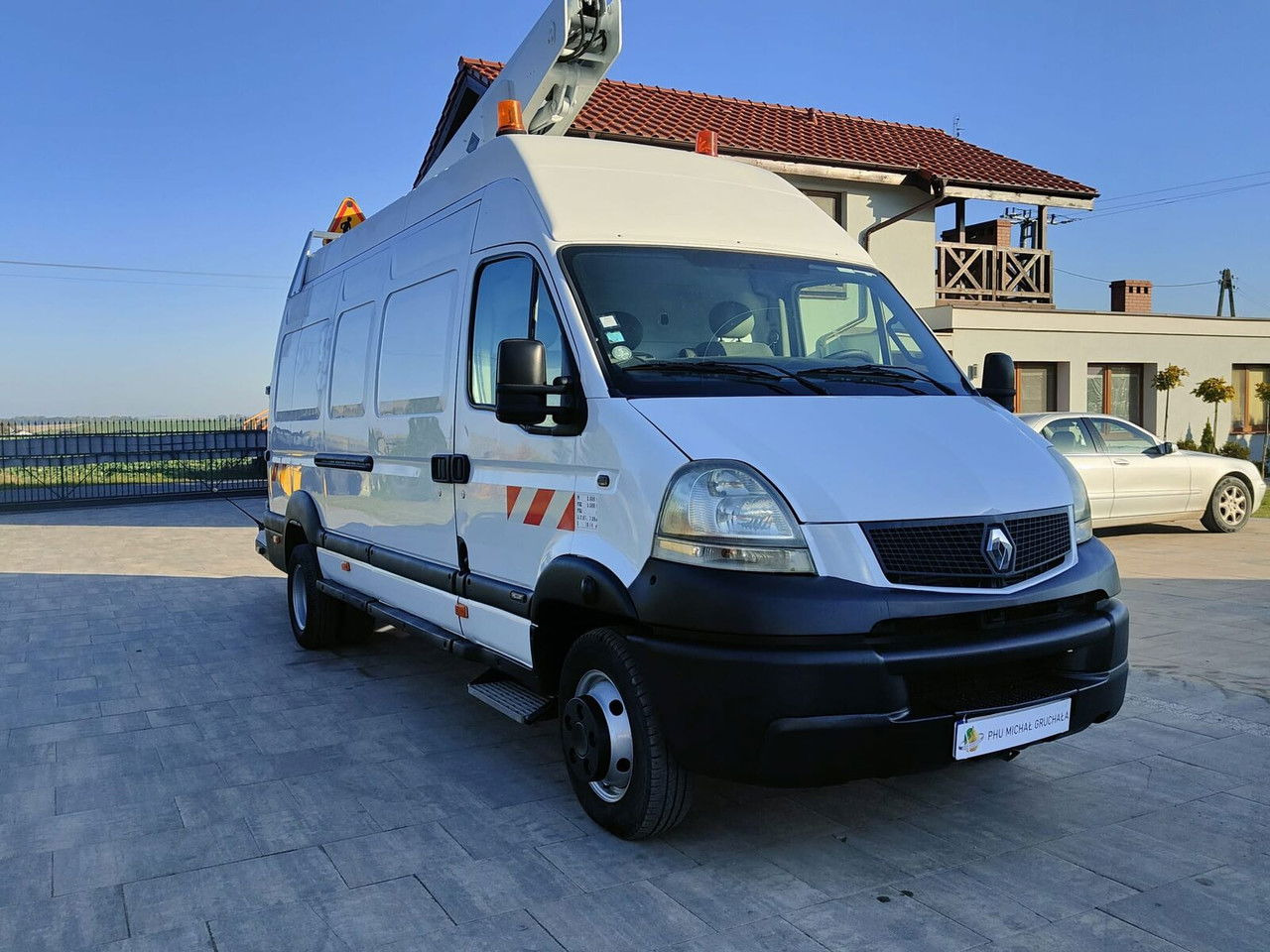 Renault Mascott 3.0 - Автовишка: фото 1 Renault Mascott 3.0 - Автовишка: фото 1