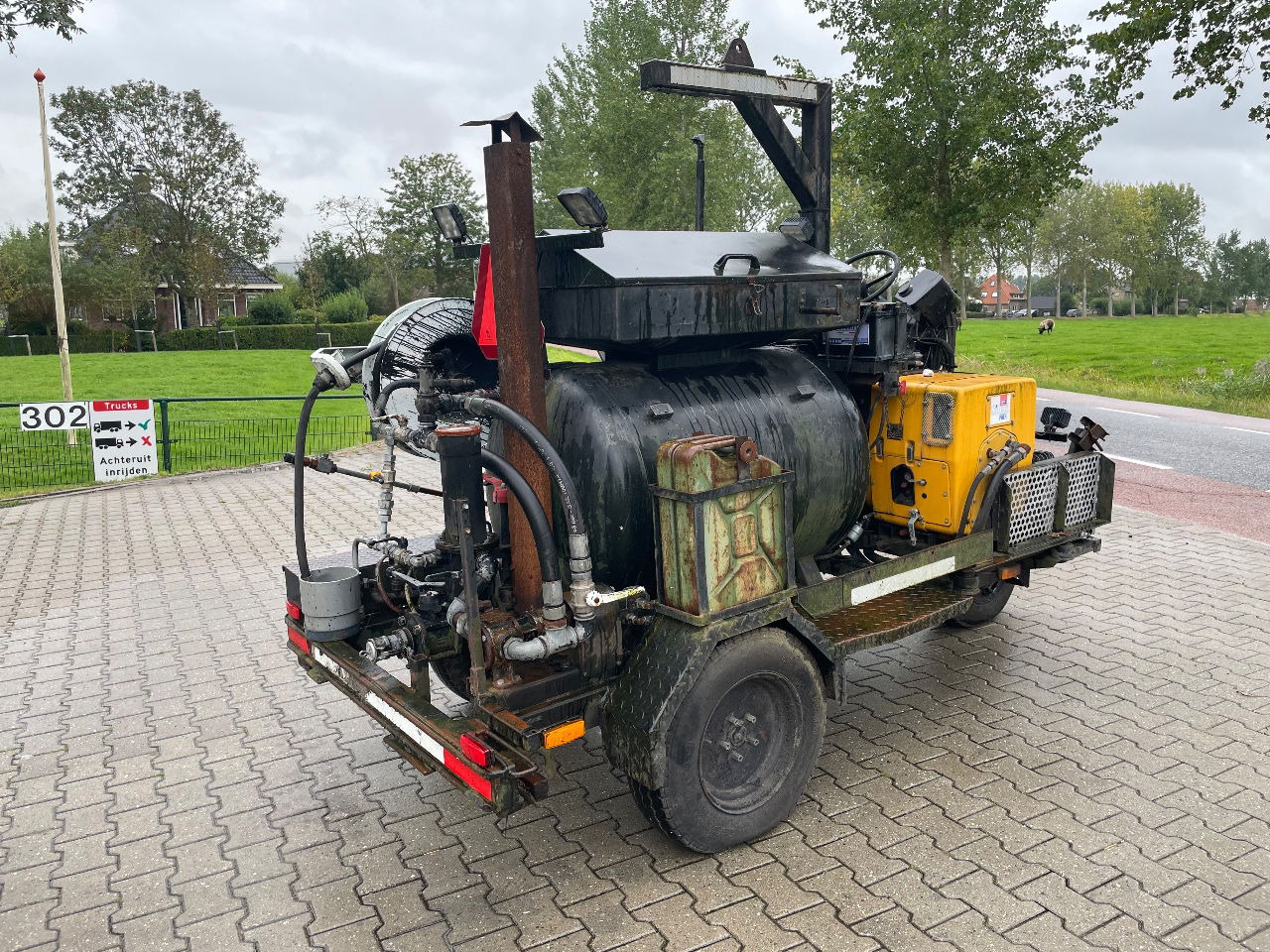 Burtec TSH 500 bitumen sprayer - Асфальтоукладальна машина: фото 4 Burtec TSH 500 bitumen sprayer - Асфальтоукладальна машина: фото 4