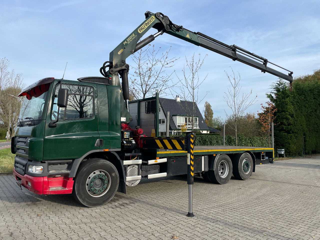 DAF CF 75.310 With Palfinger PK20002 crane - Бортова вантажівка/ Платформа, Вантажівка з маніпулятором: фото 1 DAF CF 75.310 With Palfinger PK20002 crane - Бортова вантажівка/ Платформа, Вантажівка з маніпулятором: фото 1