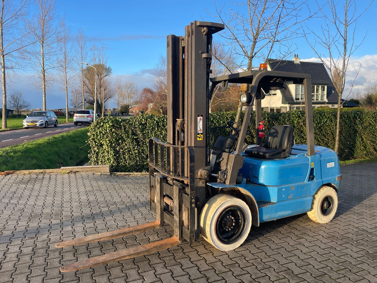 Nissan 3.5 tons diesel heftruck triplo 5.50m Hefhoogte 2000 uur - Навантажувач вилковий: фото 1 Nissan 3.5 tons diesel heftruck triplo 5.50m Hefhoogte 2000 uur - Навантажувач вилковий: фото 1