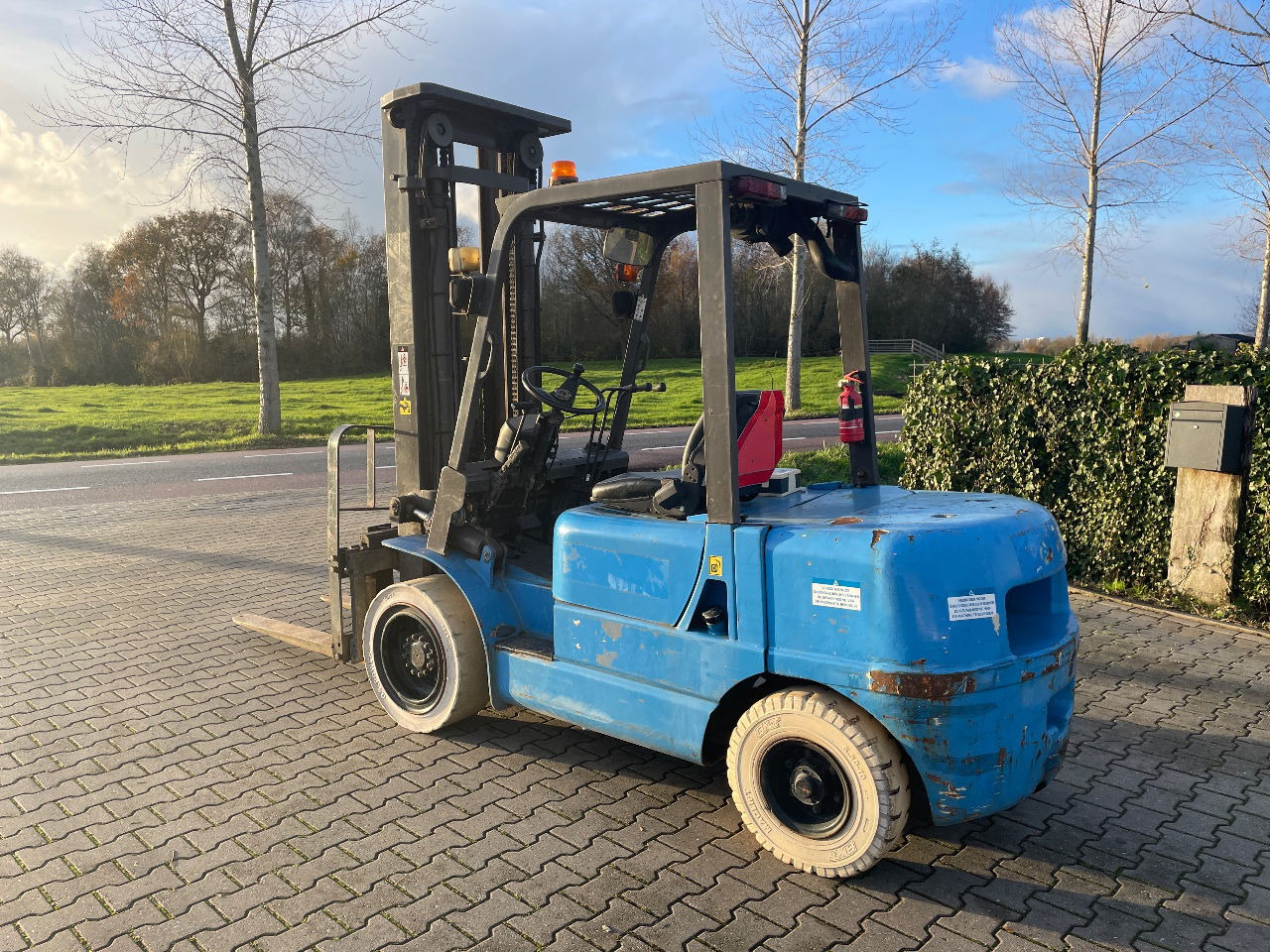 Nissan 3.5 tons diesel heftruck triplo 5.50m Hefhoogte 2000 uur - Навантажувач вилковий: фото 2 Nissan 3.5 tons diesel heftruck triplo 5.50m Hefhoogte 2000 uur - Навантажувач вилковий: фото 2