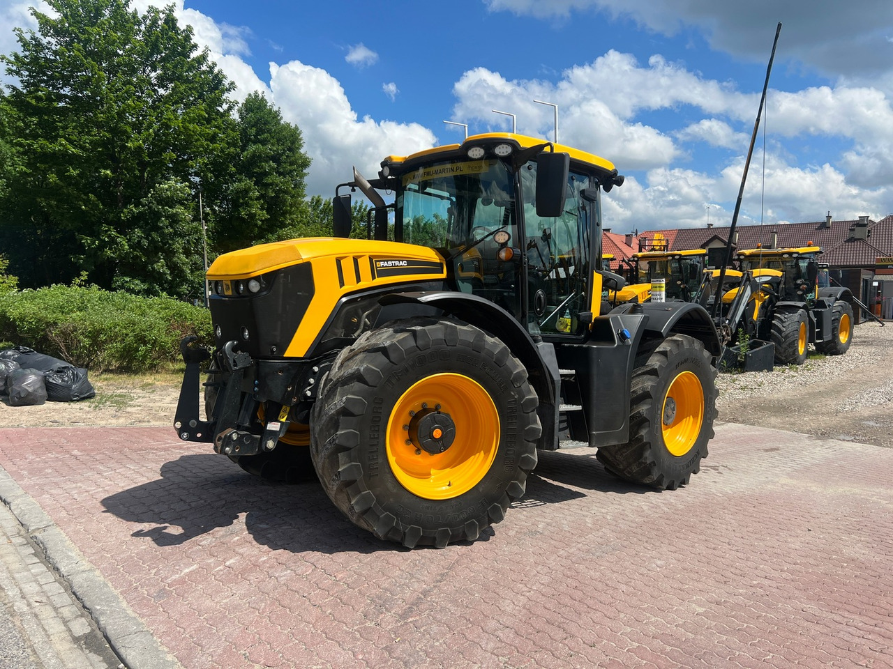 Трактор JCB Fastrac 4220: фото 1