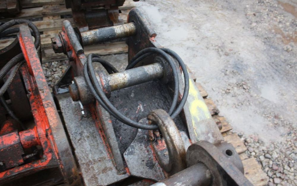 SZYBKO ZŁĄCZĘ DO KOPAREK JCB, CAT, VOLVO, KOMATSU, LIEBHERR I INNYCH - Зчіпний пристрій в категорії Будівельна техніка: фото 4 SZYBKO ZŁĄCZĘ DO KOPAREK JCB, CAT, VOLVO, KOMATSU, LIEBHERR I INNYCH - Зчіпний пристрій в категорії Будівельна техніка: фото 4
