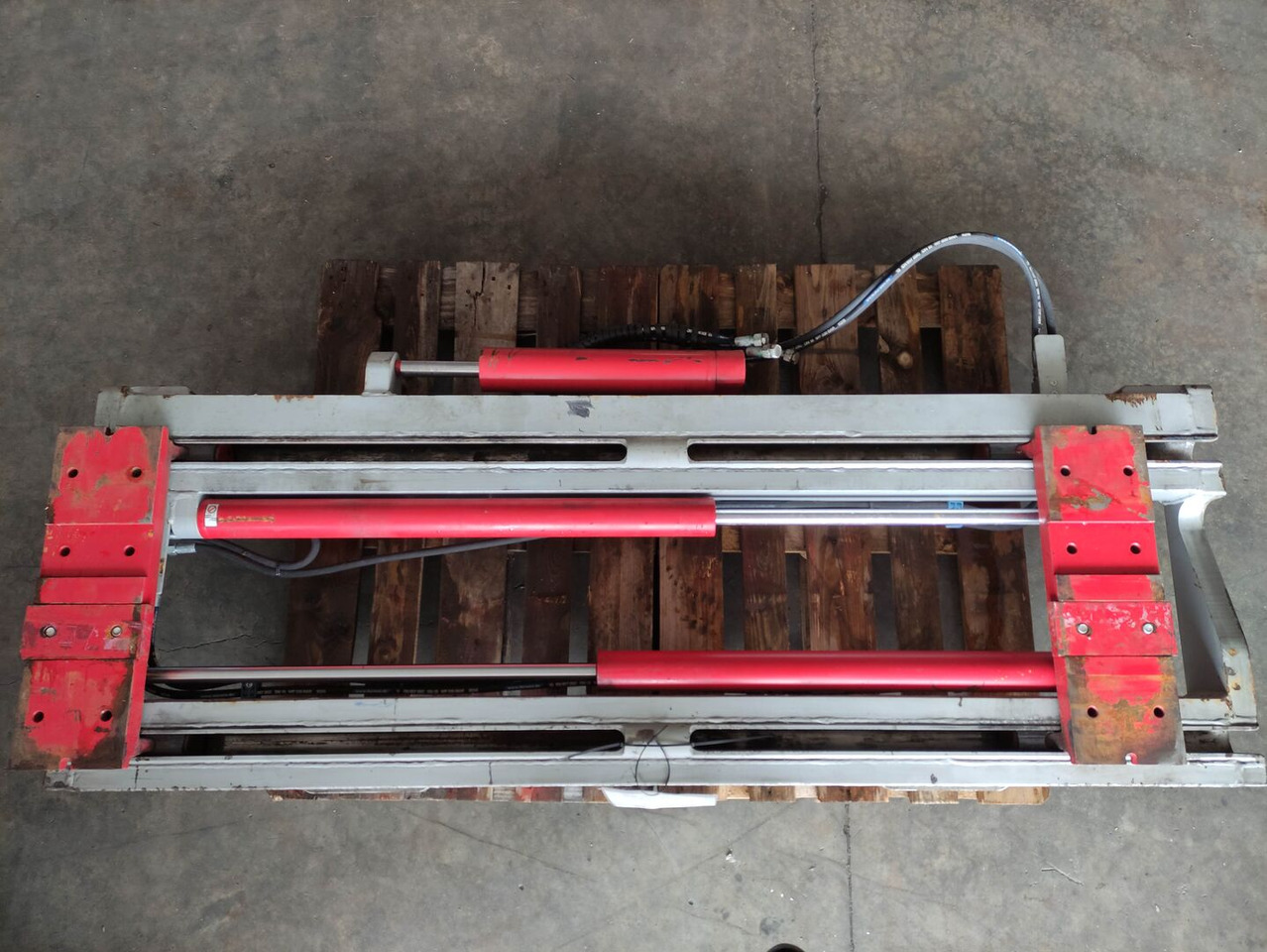 Durwen RZV100S - Вила: фото 1 Durwen RZV100S - Вила: фото 1