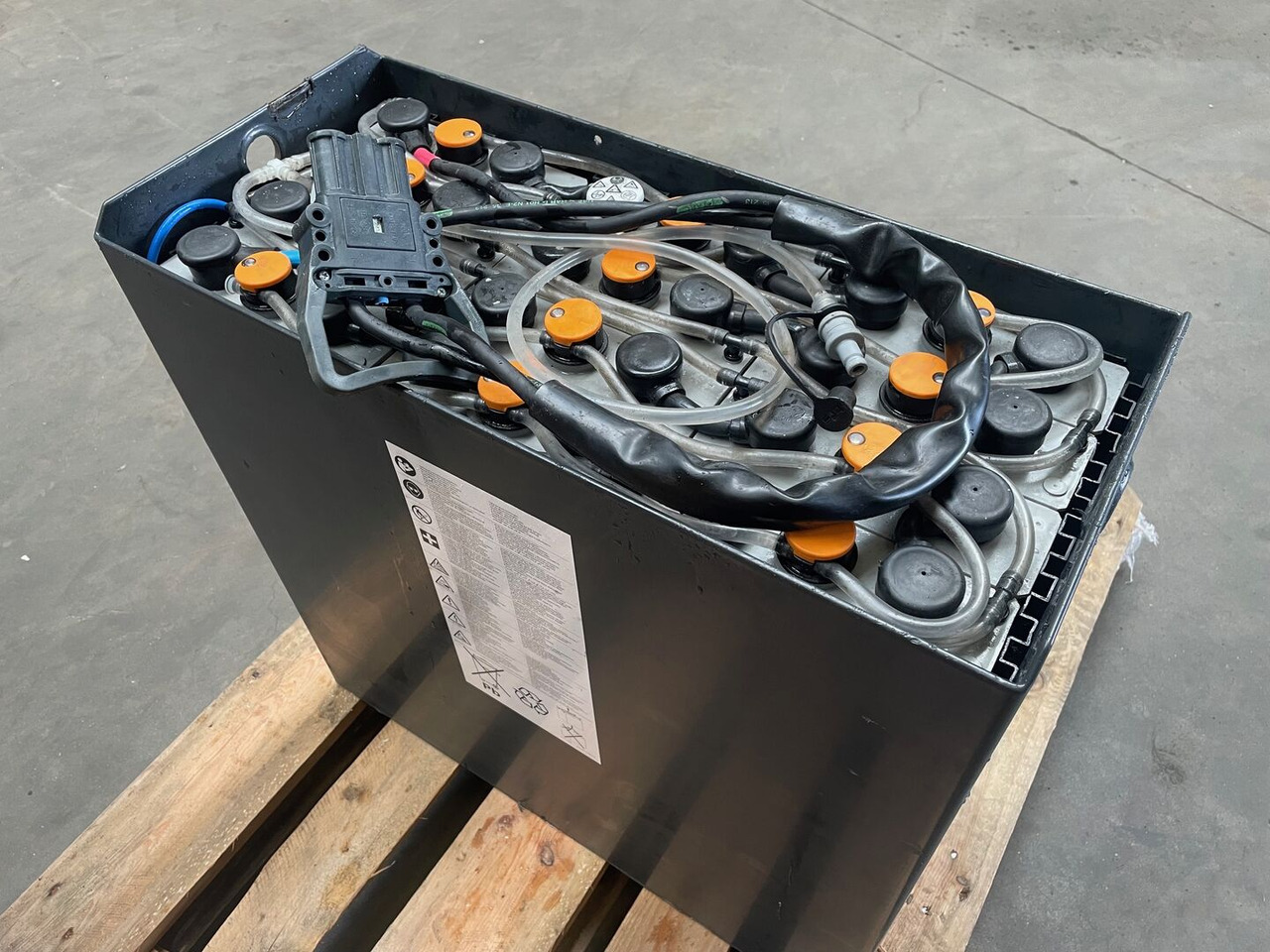 Hawker 24 Volt I 3 PZS 375 - Аккумулятор в категорії Вантажно-розвантажувальна техніка: фото 1 Hawker 24 Volt I 3 PZS 375 - Аккумулятор в категорії Вантажно-розвантажувальна техніка: фото 1