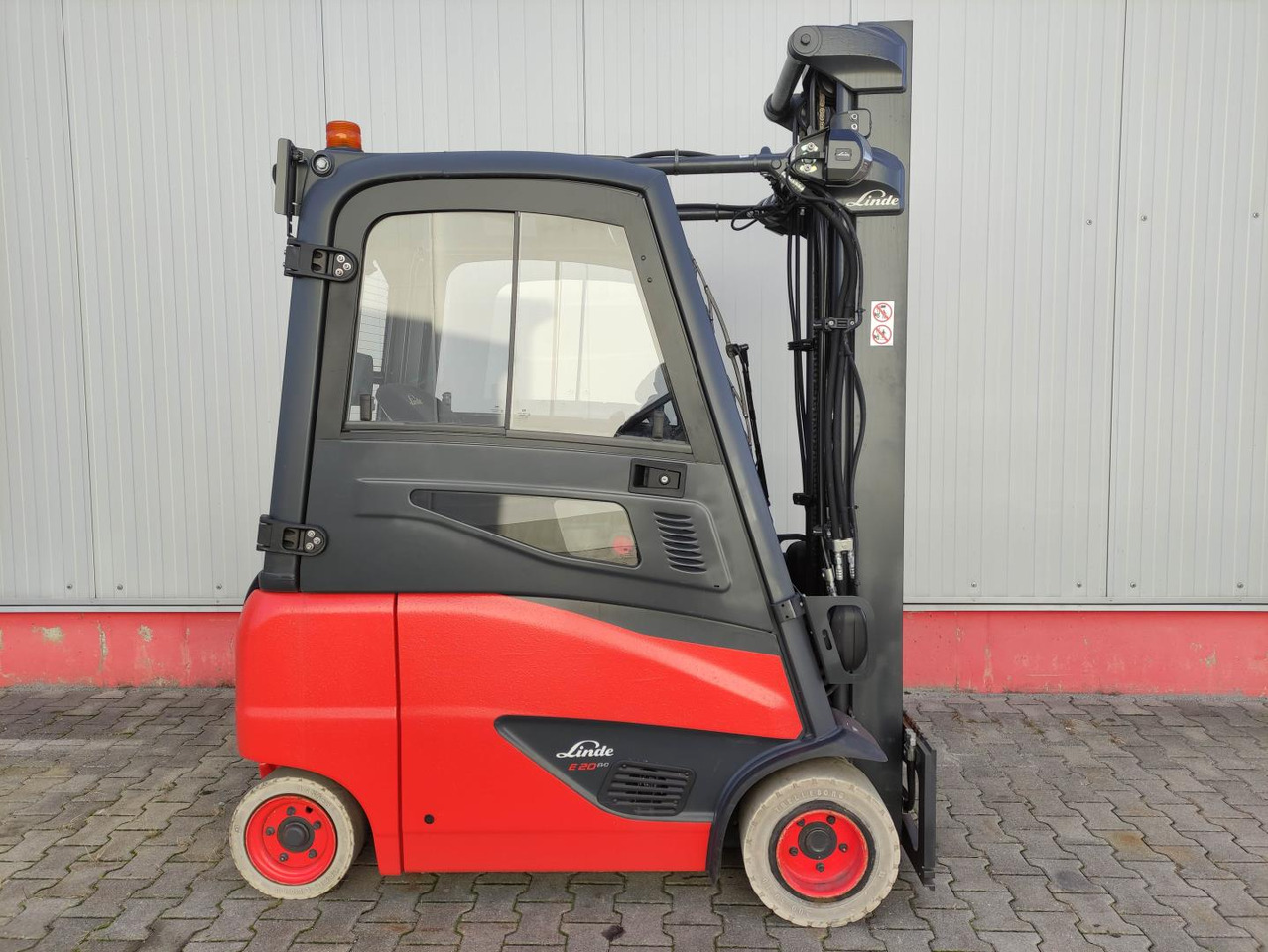 Linde E20PH-02-386-EVO - Електронавантажувач: фото 2 Linde E20PH-02-386-EVO - Електронавантажувач: фото 2