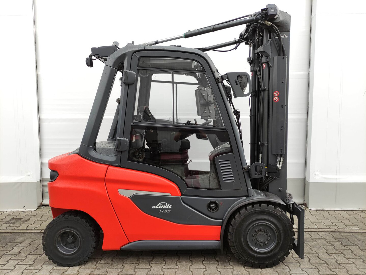 Linde H35D-01-120 (LACK NEU) - Дизельний навантажувач: фото 2 Linde H35D-01-120 (LACK NEU) - Дизельний навантажувач: фото 2