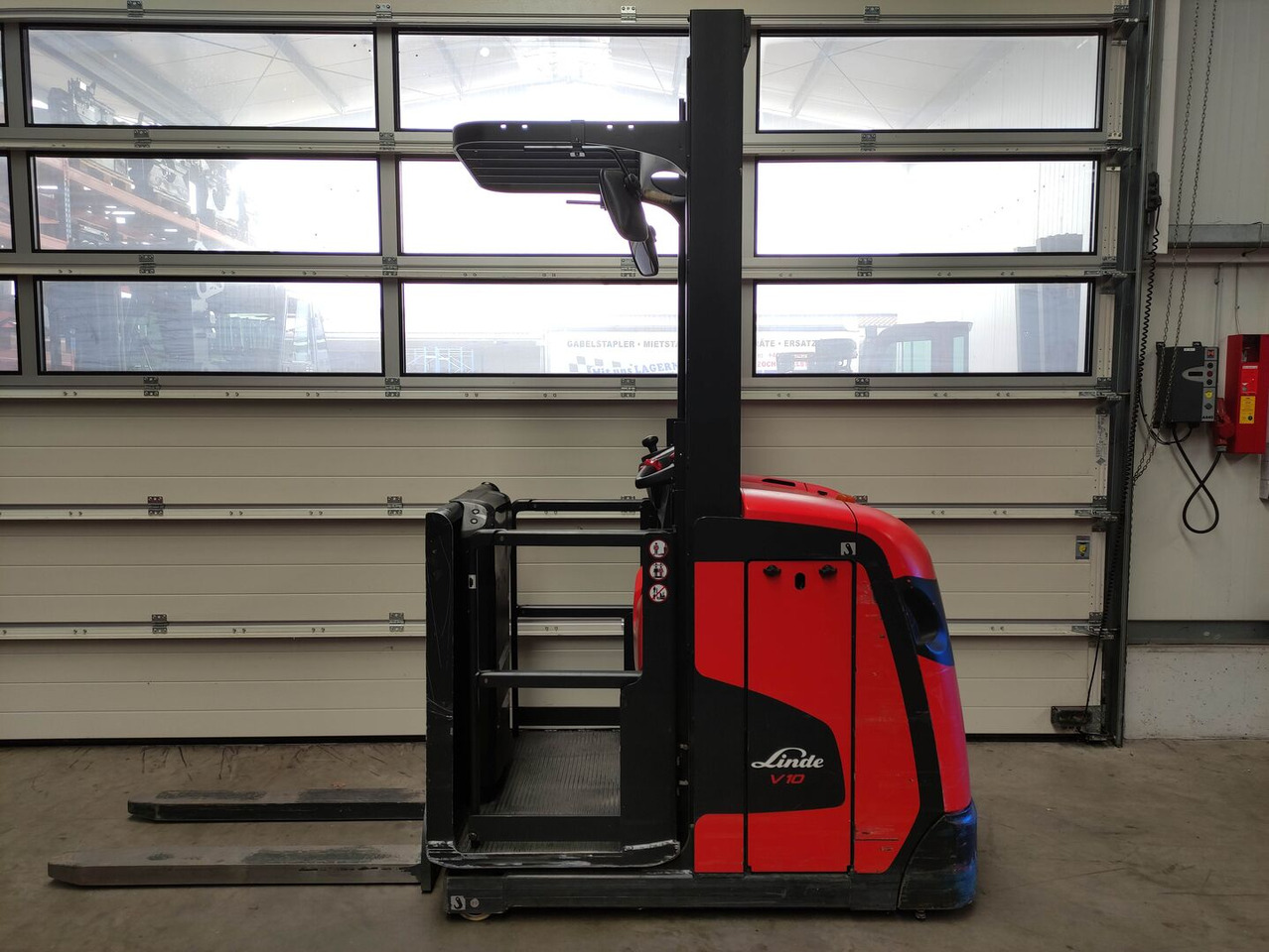 Linde V10-02 - Комплектувальник замовлень: фото 1 Linde V10-02 - Комплектувальник замовлень: фото 1