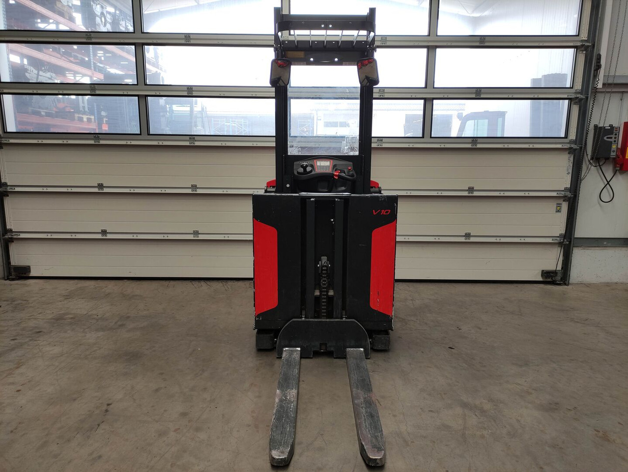 Linde V10-02 - Комплектувальник замовлень: фото 3 Linde V10-02 - Комплектувальник замовлень: фото 3