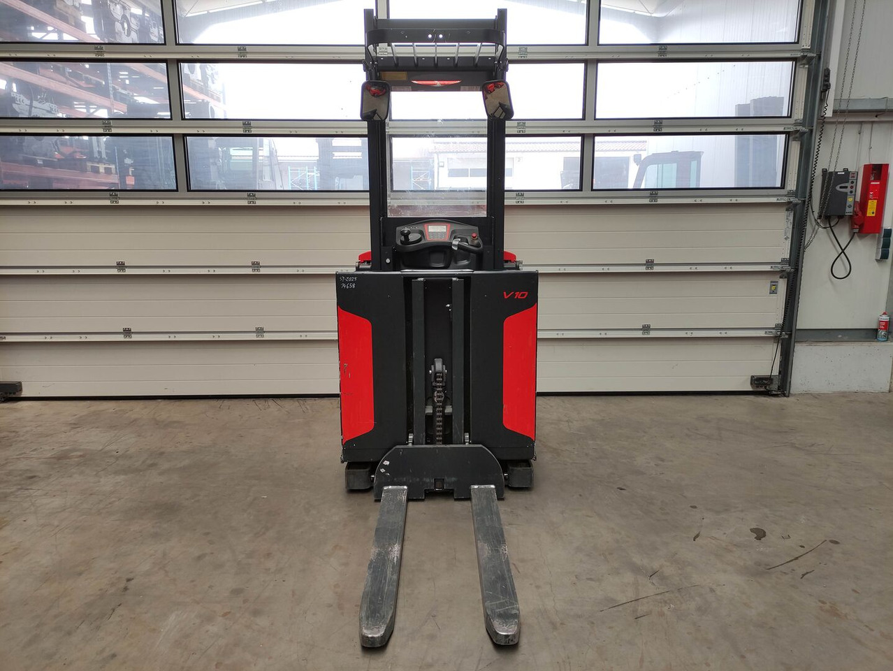 Linde V10-02 - Комплектувальник замовлень: фото 3 Linde V10-02 - Комплектувальник замовлень: фото 3