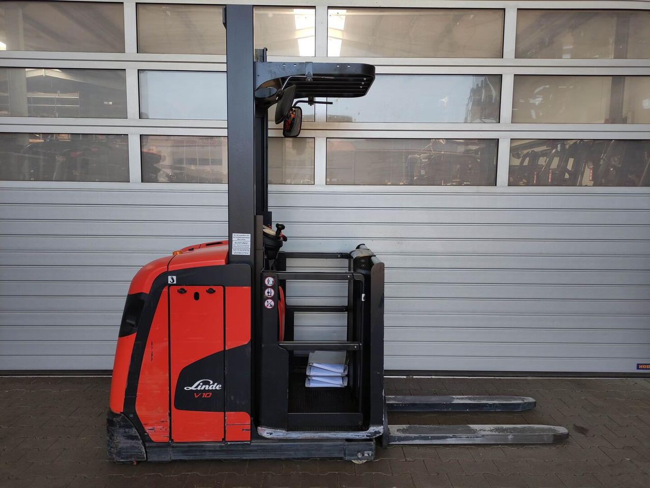 Linde V10-02 - Комплектувальник замовлень: фото 1 Linde V10-02 - Комплектувальник замовлень: фото 1