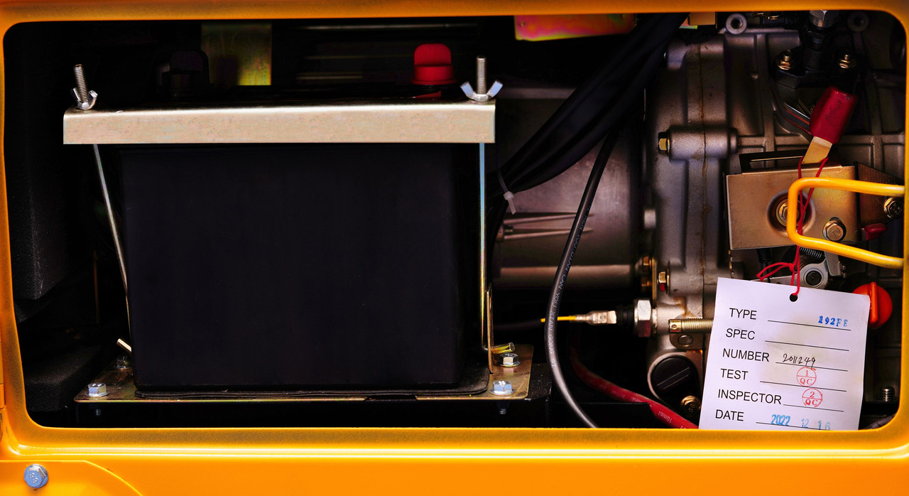 HELVETICA POWER 9KVA Dieselgenerator mit E-Start - Електричний генератор: фото 5 HELVETICA POWER 9KVA Dieselgenerator mit E-Start - Електричний генератор: фото 5