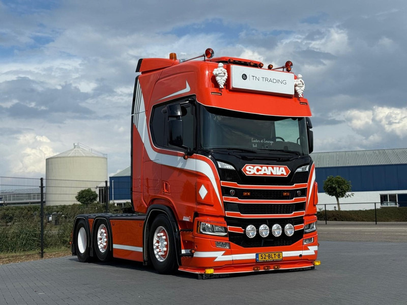 Scania R500 SHOWTRUCK, VOLLUCHT, PTO/HYDRAULIEK, RETARDER, 6X2/4. - Тягач: фото 1 Scania R500 SHOWTRUCK, VOLLUCHT, PTO/HYDRAULIEK, RETARDER, 6X2/4. - Тягач: фото 1