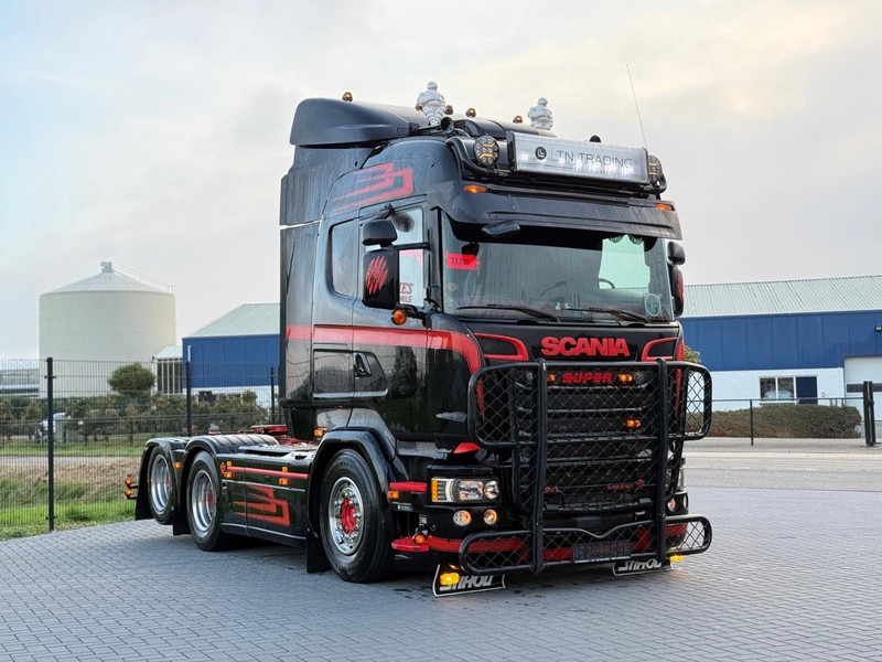 Scania R580 V8 SHOWTRUCK, VOLLUCHT, LEER, RETARDER, BULLBAR, 3.15WB. - Тягач: фото 1 Scania R580 V8 SHOWTRUCK, VOLLUCHT, LEER, RETARDER, BULLBAR, 3.15WB. - Тягач: фото 1