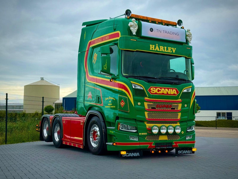 Scania R650 V8 SHOWTRUCK, VOLLUCHT, RETARDER, AUDIO, HYDRAULIEK, COMPLEET VOL. - Тягач: фото 1 Scania R650 V8 SHOWTRUCK, VOLLUCHT, RETARDER, AUDIO, HYDRAULIEK, COMPLEET VOL. - Тягач: фото 1