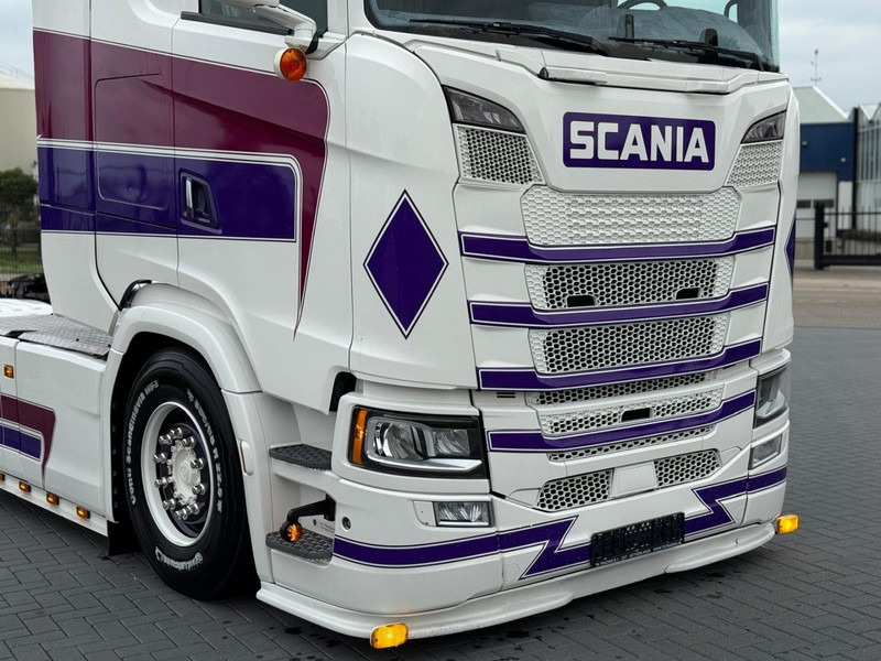 Scania S580 V8 NGS VOLLUCHT, SHOW, LEATHER, RETARDER, LOW MILEAGE, WB 315. - Тягач: фото 4 Scania S580 V8 NGS VOLLUCHT, SHOW, LEATHER, RETARDER, LOW MILEAGE, WB 315. - Тягач: фото 4