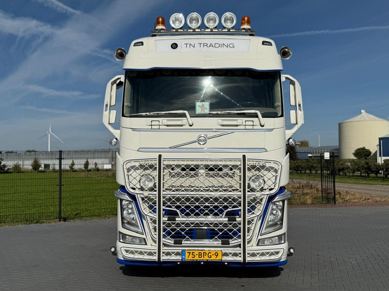Volvo FH 13.460 SHOWSTAAT, HYDRAULIEK, COMPRESSOR, ADR, I-PARK COOL, INTERIEUR. - Тягач: фото 5 Volvo FH 13.460 SHOWSTAAT, HYDRAULIEK, COMPRESSOR, ADR, I-PARK COOL, INTERIEUR. - Тягач: фото 5