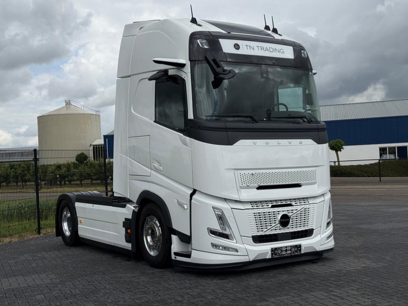 Volvo FH 13.460XL NEW, FULL AIR, ALCOA, HYDRAULIC, XL, FULL. - Тягач: фото 1 Volvo FH 13.460XL NEW, FULL AIR, ALCOA, HYDRAULIC, XL, FULL. - Тягач: фото 1