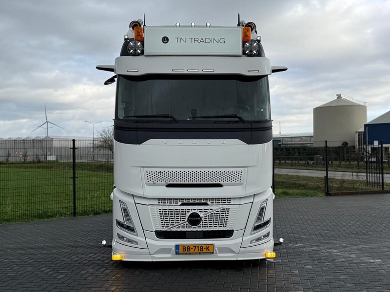 Volvo FH 13.460XL NEW, FULL AIR, ALCOA, HYDRAULIC, XL, SHOW, FULL. - Тягач: фото 3 Volvo FH 13.460XL NEW, FULL AIR, ALCOA, HYDRAULIC, XL, SHOW, FULL. - Тягач: фото 3
