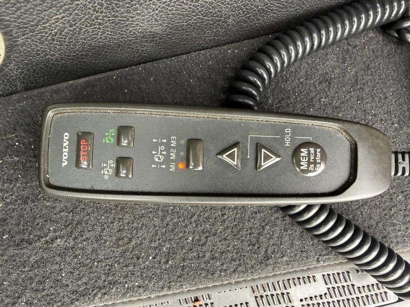 Тягач Volvo FH 13.460XL Turbocompound, leer, vollucht, 2 tanks, dubbel glas, vol spoiler.: фото 19 Тягач Volvo FH 13.460XL Turbocompound, leer, vollucht, 2 tanks, dubbel glas, vol spoiler.: фото 19