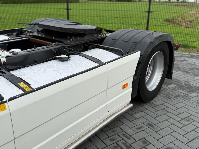 Тягач Volvo FH 13.460XL Turbocompound, leer, vollucht, 2 tanks, dubbel glas, vol spoiler.: фото 7 Тягач Volvo FH 13.460XL Turbocompound, leer, vollucht, 2 tanks, dubbel glas, vol spoiler.: фото 7