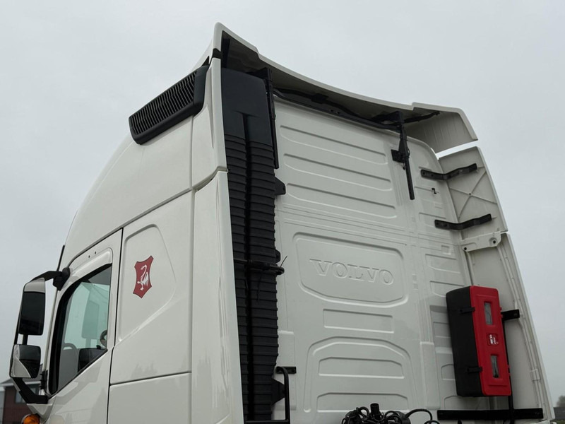 Тягач Volvo FH 13.460XL Turbocompound, leer, vollucht, 2 tanks, dubbel glas, vol spoiler.: фото 10 Тягач Volvo FH 13.460XL Turbocompound, leer, vollucht, 2 tanks, dubbel glas, vol spoiler.: фото 10