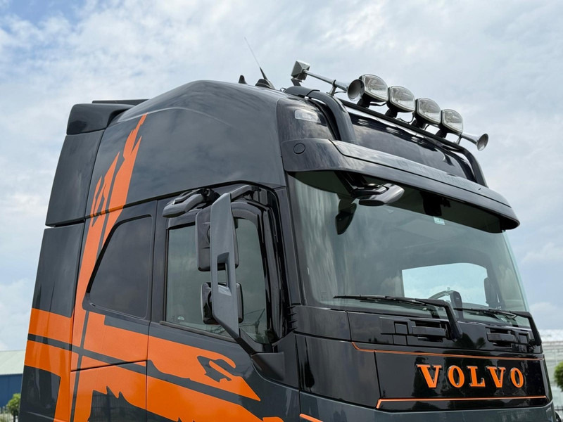 Volvo FH 13.500XL RETARDER, I-PARK COOL, 2 TANKS, XENON, SHOWTRUCK! - Тягач: фото 3 Volvo FH 13.500XL RETARDER, I-PARK COOL, 2 TANKS, XENON, SHOWTRUCK! - Тягач: фото 3