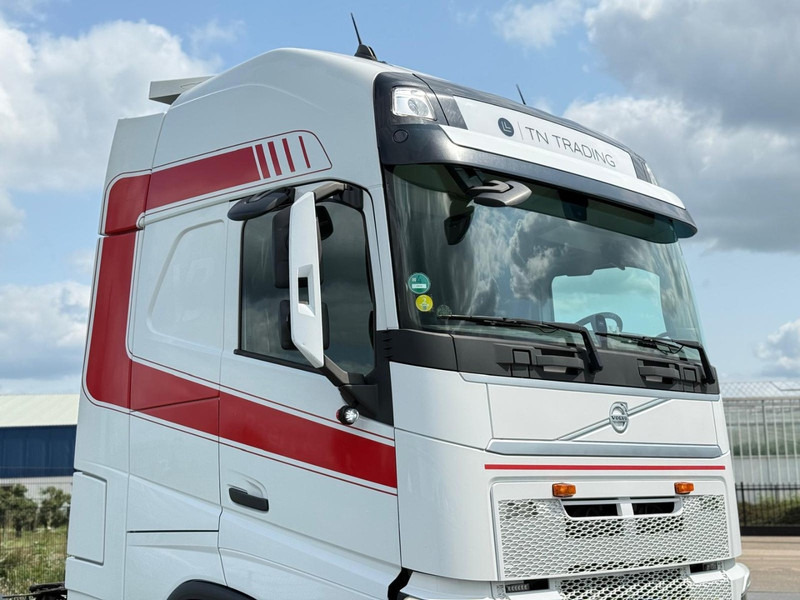 Volvo FH 13.540XL KB VIN, I-PARK COOL, STEEL/AIR, 2 TANKS, FULL SPOILER. - Тягач: фото 3 Volvo FH 13.540XL KB VIN, I-PARK COOL, STEEL/AIR, 2 TANKS, FULL SPOILER. - Тягач: фото 3