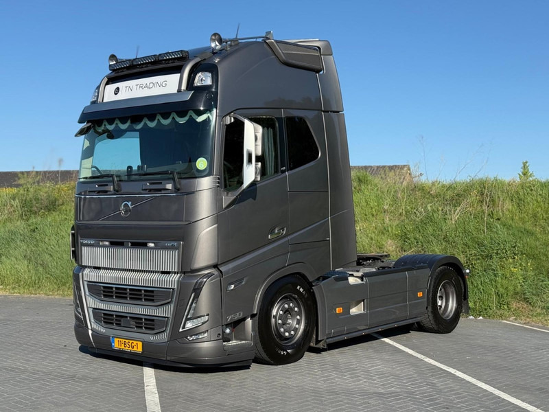 Volvo FH 16.750 FULL AIR, LEATHER, RETARDER, IPARK COOL, FULL! - Тягач: фото 1 Volvo FH 16.750 FULL AIR, LEATHER, RETARDER, IPARK COOL, FULL! - Тягач: фото 1