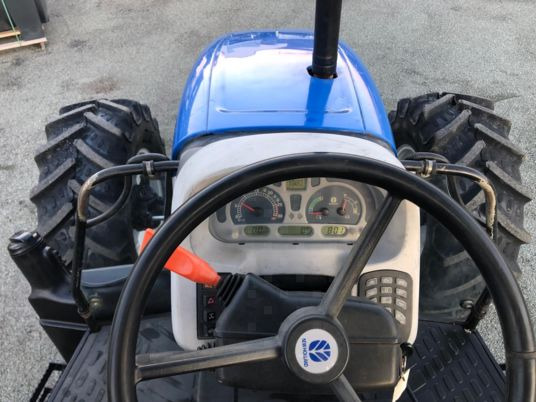 New Holland TL100A tracteur - Трактор: фото 2 New Holland TL100A tracteur - Трактор: фото 2