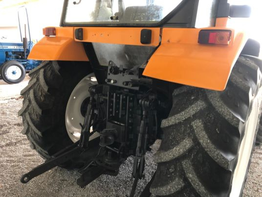 Renault CERES 95 X TRACTEUR + CHARGEUR MX80 - Трактор: фото 3 Renault CERES 95 X TRACTEUR + CHARGEUR MX80 - Трактор: фото 3