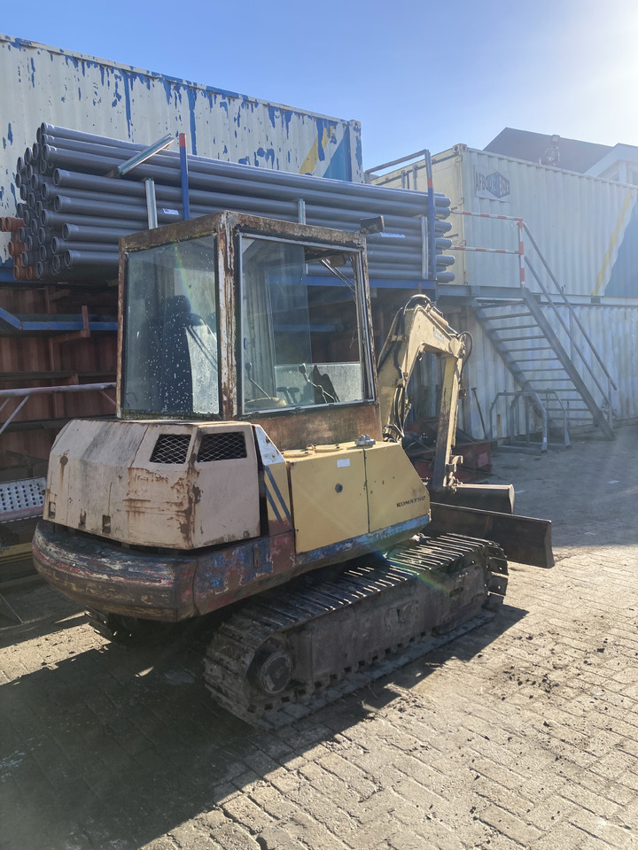 KOMATSU PC30-5 - Міні-екскаватор: фото 3 KOMATSU PC30-5 - Міні-екскаватор: фото 3