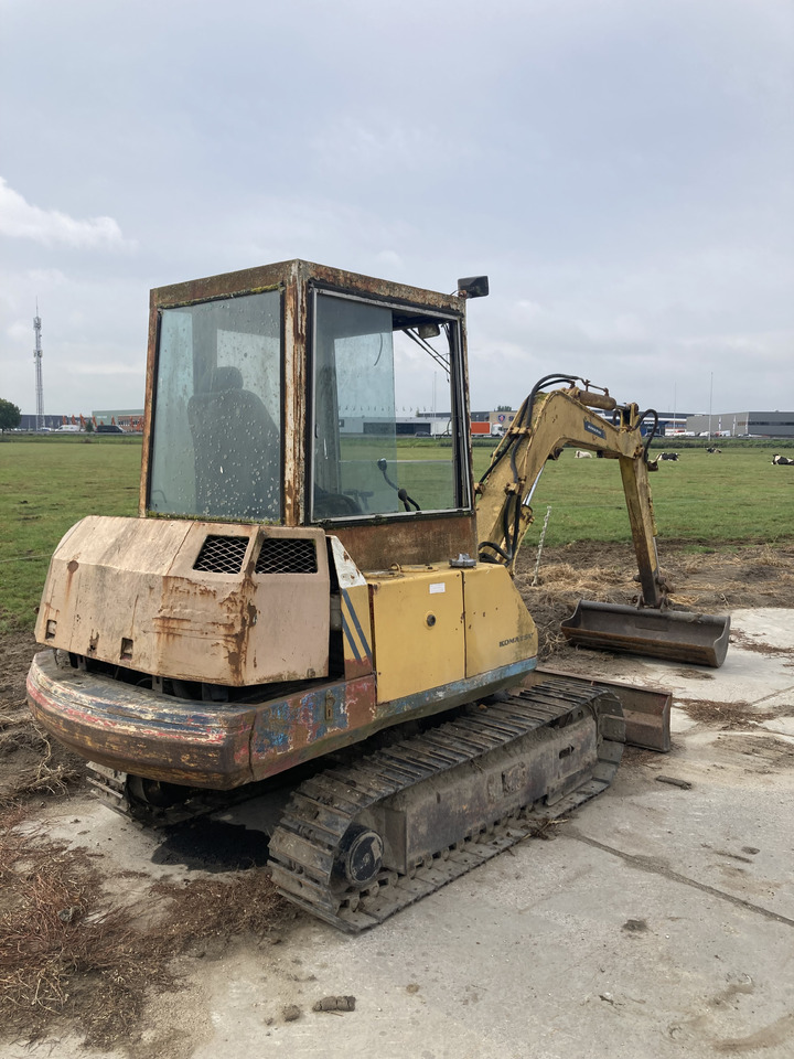 KOMATSU PC30-5 - Міні-екскаватор: фото 2 KOMATSU PC30-5 - Міні-екскаватор: фото 2