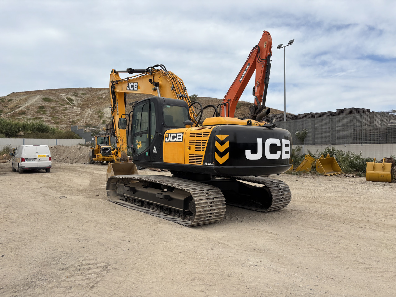 JCB JS220LC - Гусеничний екскаватор: фото 3 JCB JS220LC - Гусеничний екскаватор: фото 3