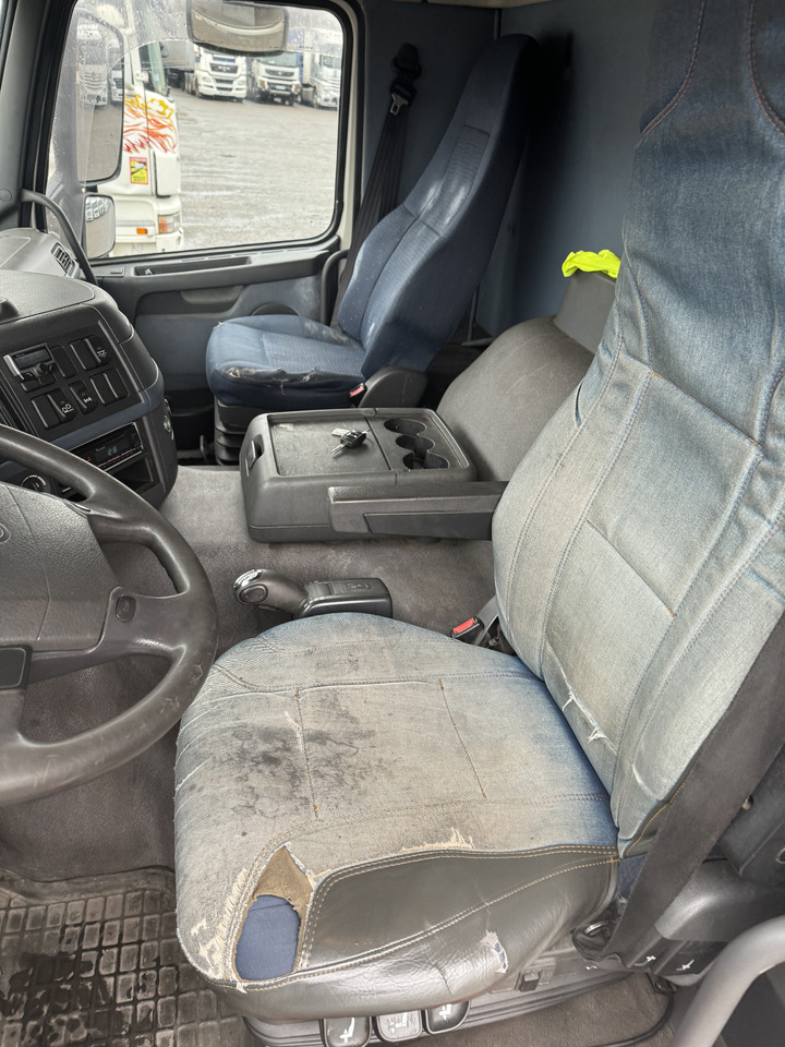 VOLVO FM 400 - Тентована вантажівка: фото 2 VOLVO FM 400 - Тентована вантажівка: фото 2