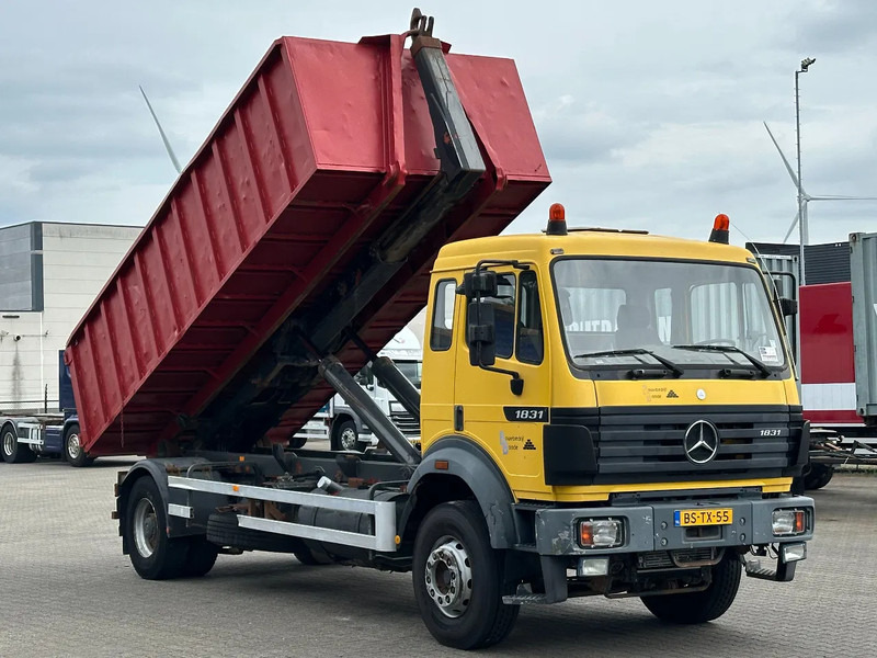 Mercedes-Benz SK 1931 4x2 Meiler Haakarm 20T Manual + Telma / Euro 1 - Гаковий мультиліфт вантажівка: фото 2 Mercedes-Benz SK 1931 4x2 Meiler Haakarm 20T Manual + Telma / Euro 1 - Гаковий мультиліфт вантажівка: фото 2