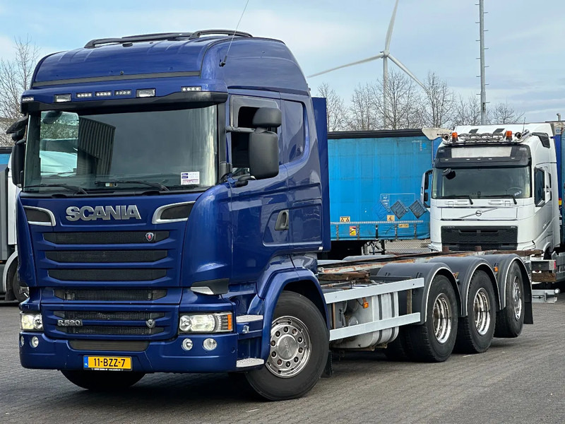 Scania R520 V8 8x4*4 Bdf / Retarder / 2 Tank / Full Air / Euro 6 - Контейнеровоз/ Змінний кузов вантажівка: фото 1 Scania R520 V8 8x4*4 Bdf / Retarder / 2 Tank / Full Air / Euro 6 - Контейнеровоз/ Змінний кузов вантажівка: фото 1