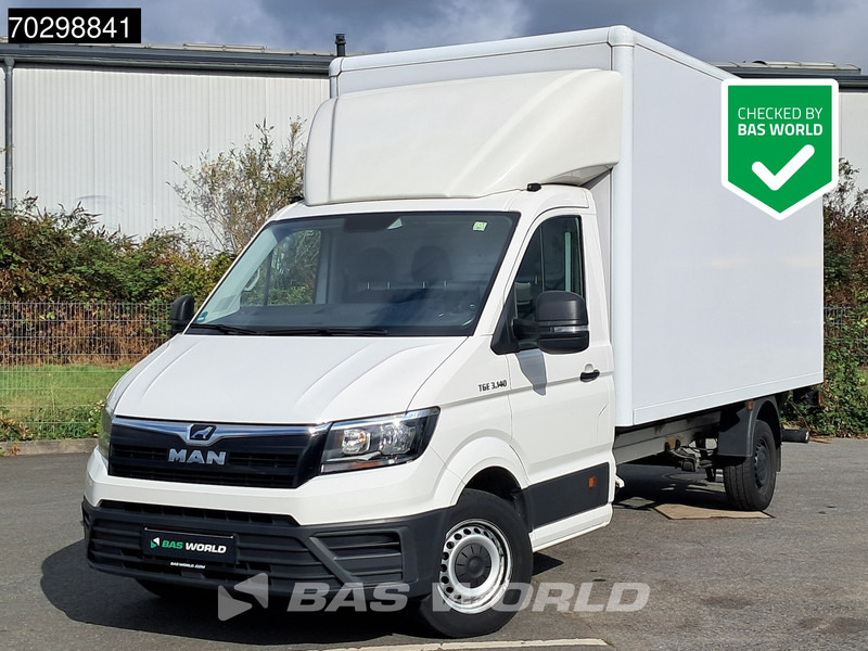 Volkswagen Crafter 140pk Ladebordwand Automatik 140PS Koffer Kamera Tempomat Klima Euro6 20m3 A/C Cruise control - Суцільнометалевий фургон: фото 1 Volkswagen Crafter 140pk Ladebordwand Automatik 140PS Koffer Kamera Tempomat Klima Euro6 20m3 A/C Cruise control - Суцільнометалевий фургон: фото 1