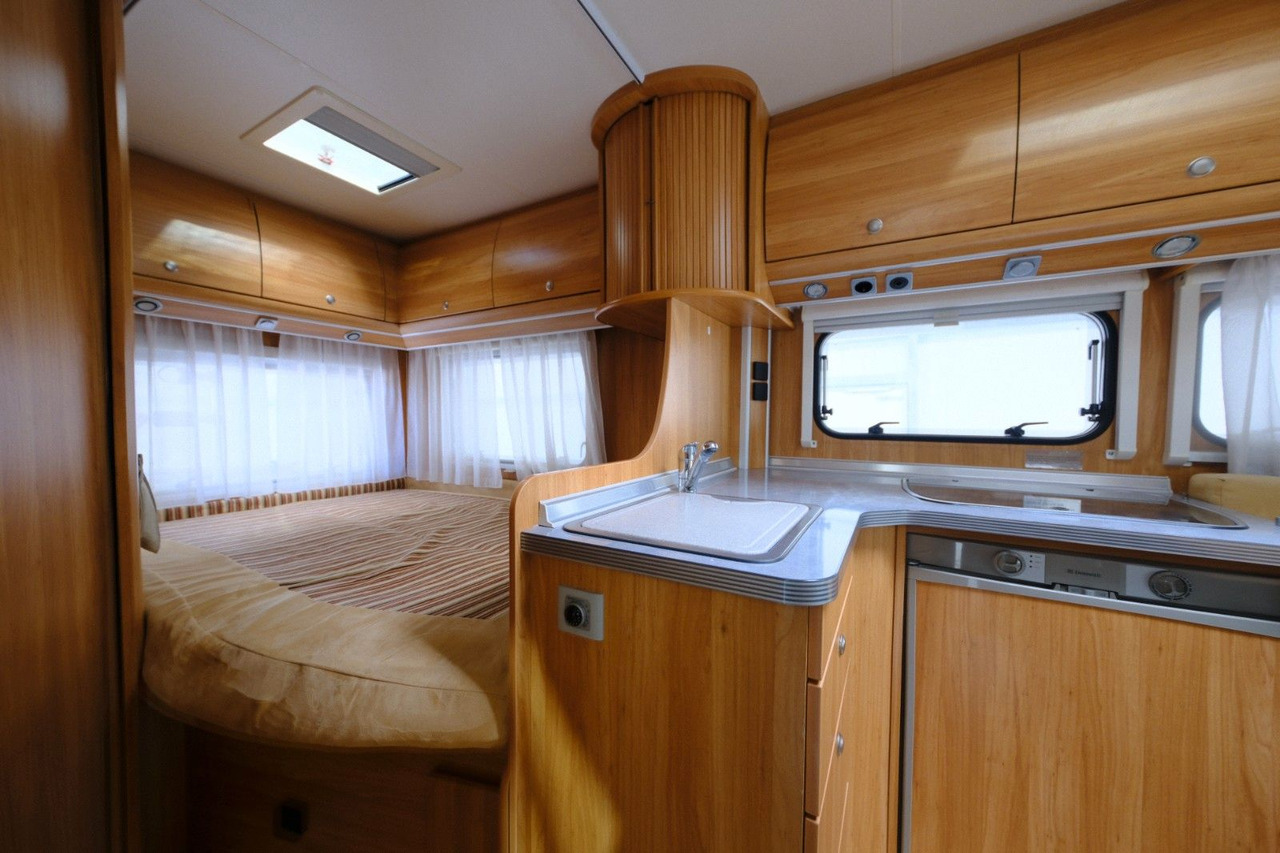 Напівінтегрований автобудинок Bürstner T 580 Marano/Festbett/Solar/Markise/nur 5,99 m: фото 15